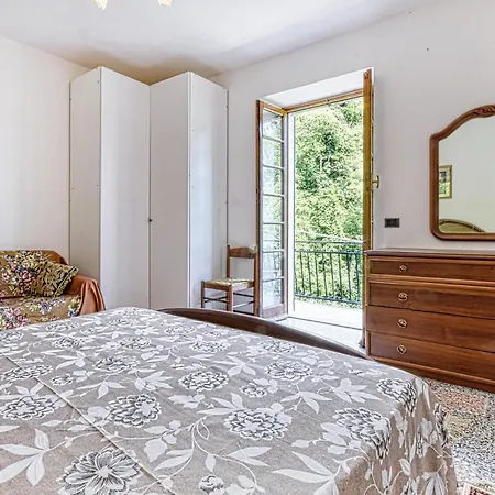 2 Bedroom Lovely Home In Ne * Не