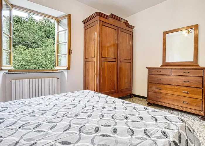 2 Bedroom Awesome In Ne 度假居