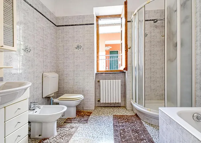 2 Bedroom Awesome In Ne 度假居 Ne