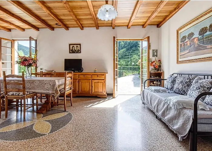 2 Bedroom Awesome In Ne 度假居 Ne