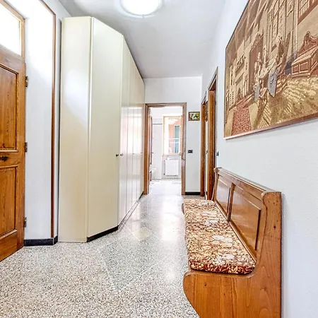 2 Bedroom Lovely Home In Ne *
