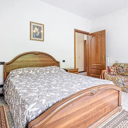 2 Bedroom Lovely Home In Ne Ferienhaus *